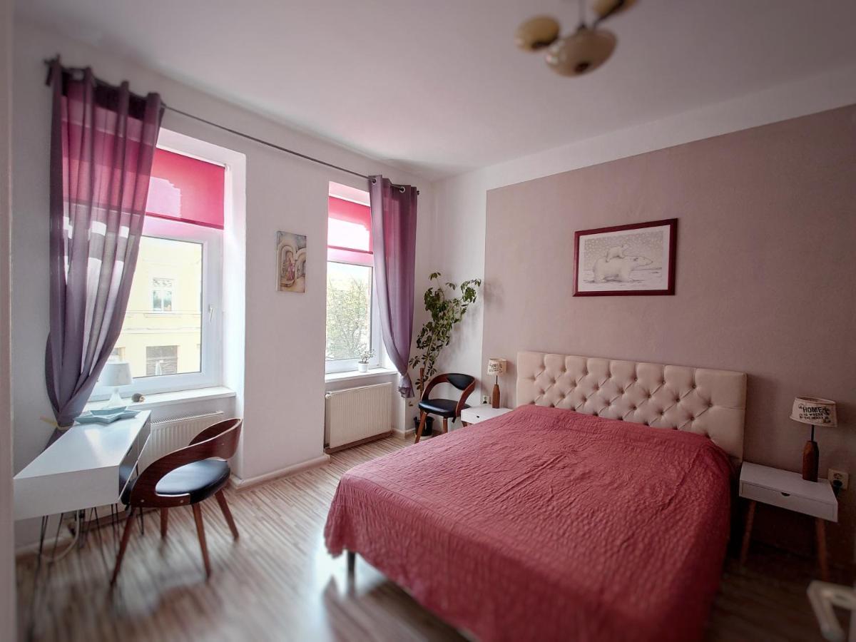 Flat In Neo Country Style Aus Gruenderzeit Bis 6 Person Apartment Leipzig Bagian luar foto