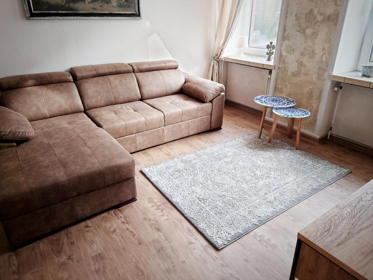 Flat In Neo Country Style Aus Gruenderzeit Bis 6 Person Apartment Leipzig Bagian luar foto