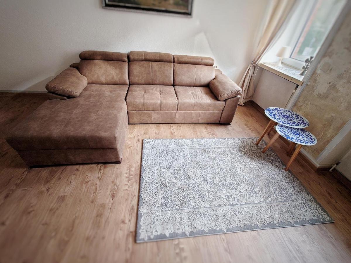 Flat In Neo Country Style Aus Gruenderzeit Bis 6 Person Apartment Leipzig Bagian luar foto