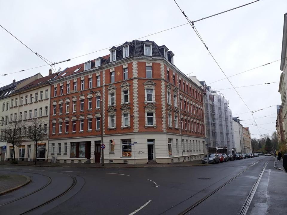 Flat In Neo Country Style Aus Gruenderzeit Bis 6 Person Apartment Leipzig Bagian luar foto