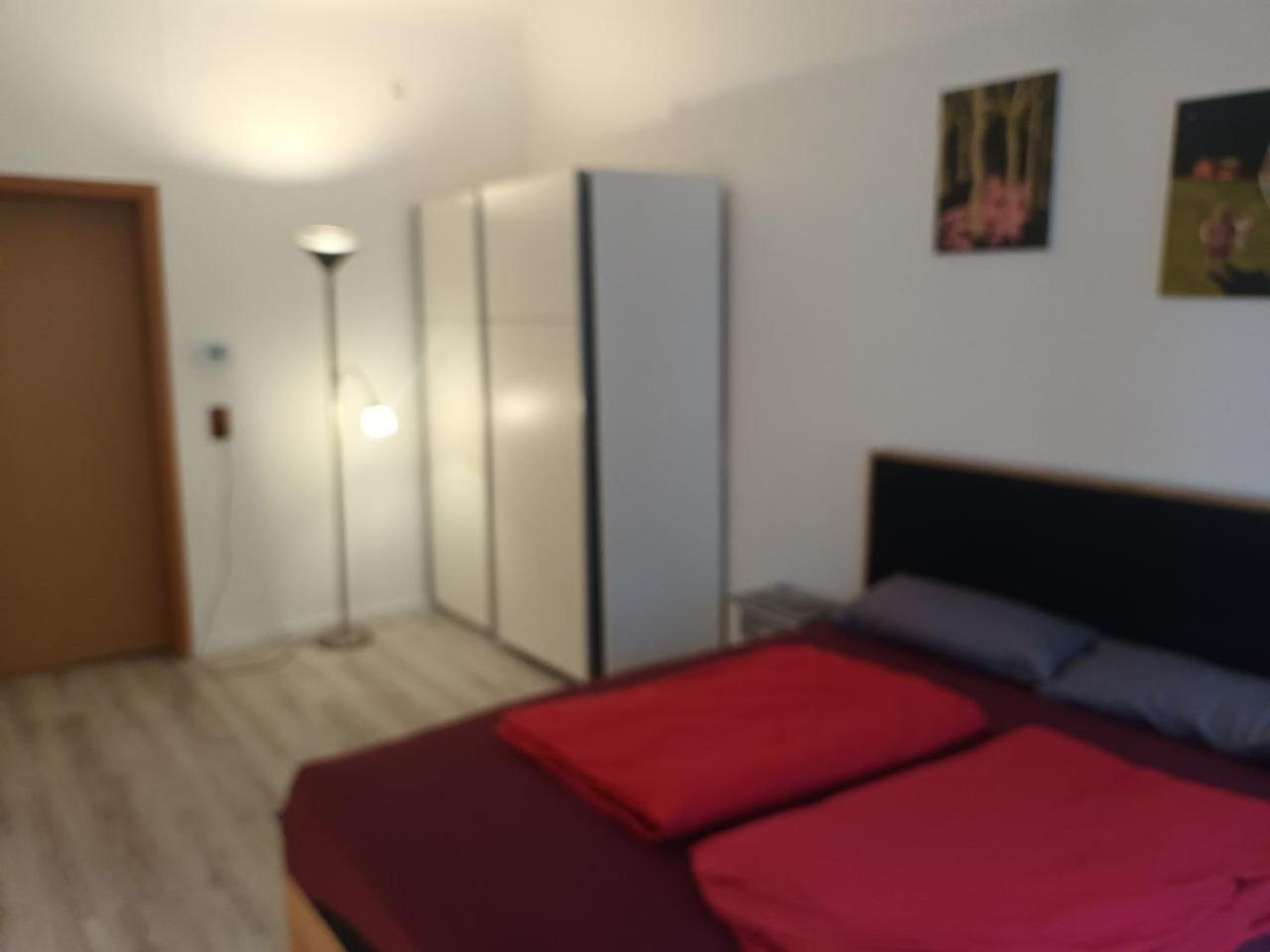 Flat In Neo Country Style Aus Gruenderzeit Bis 6 Person Apartment Leipzig Bagian luar foto