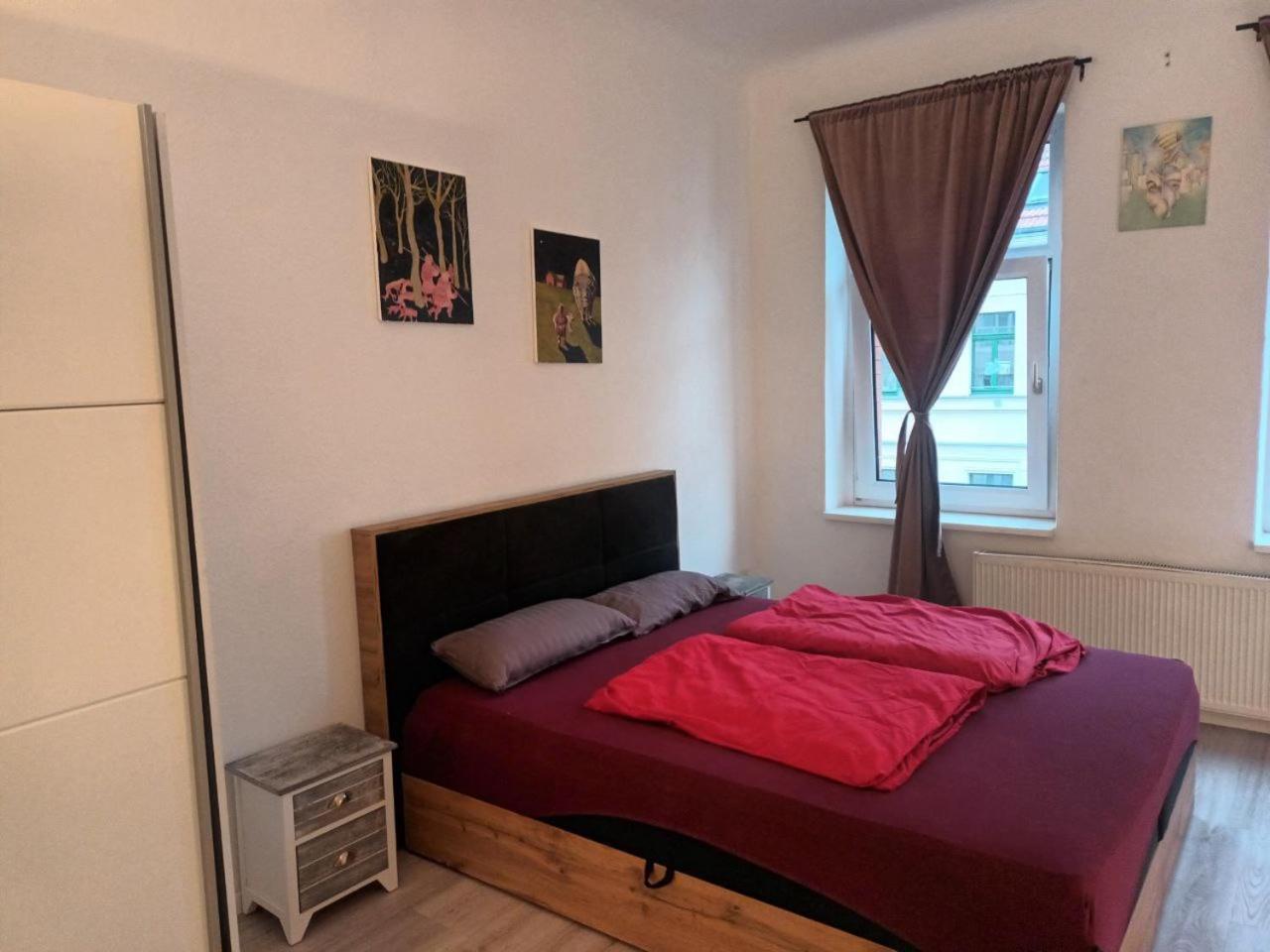 Flat In Neo Country Style Aus Gruenderzeit Bis 6 Person Apartment Leipzig Bagian luar foto