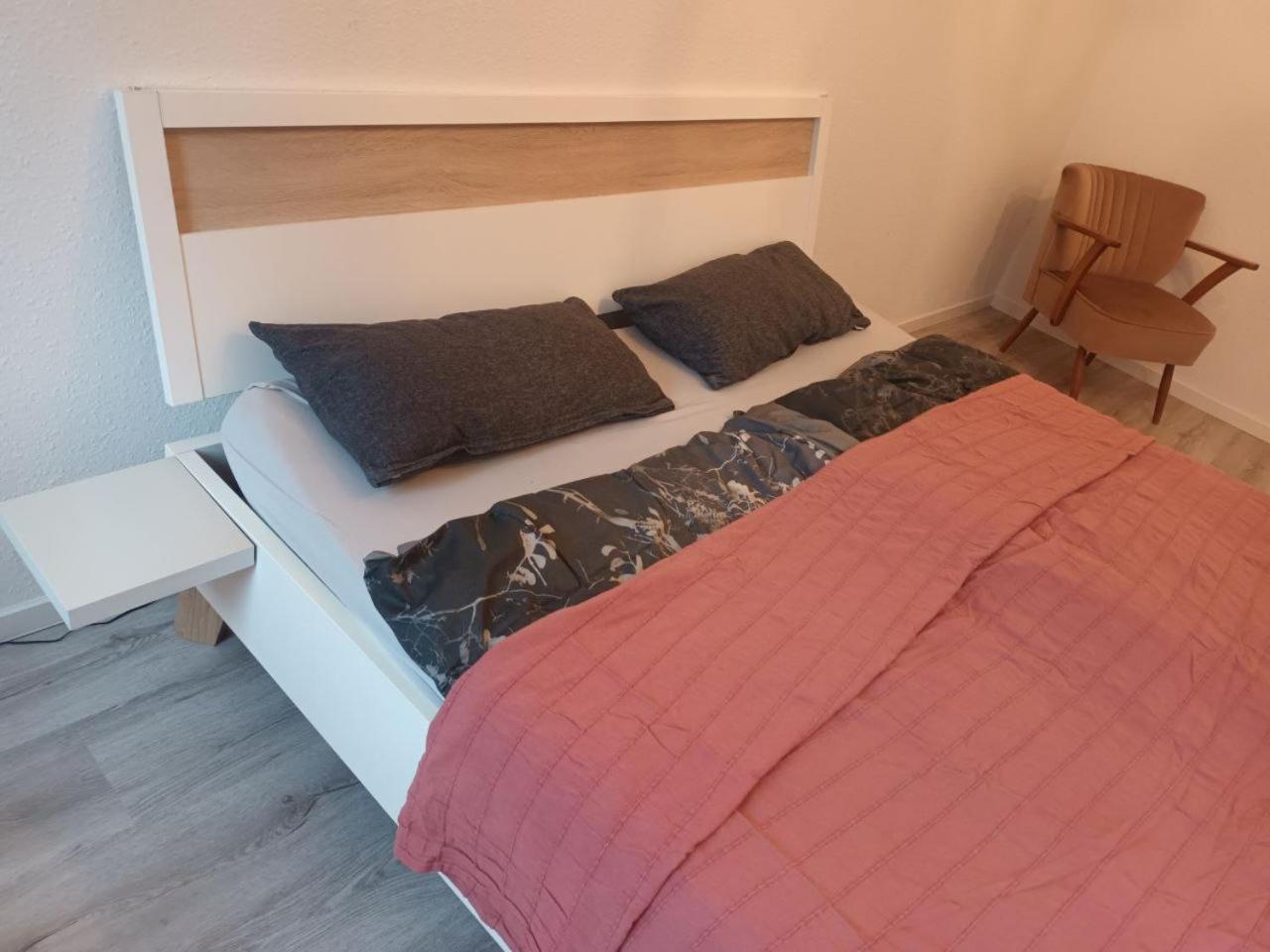 Flat In Neo Country Style Aus Gruenderzeit Bis 6 Person Apartment Leipzig Bagian luar foto