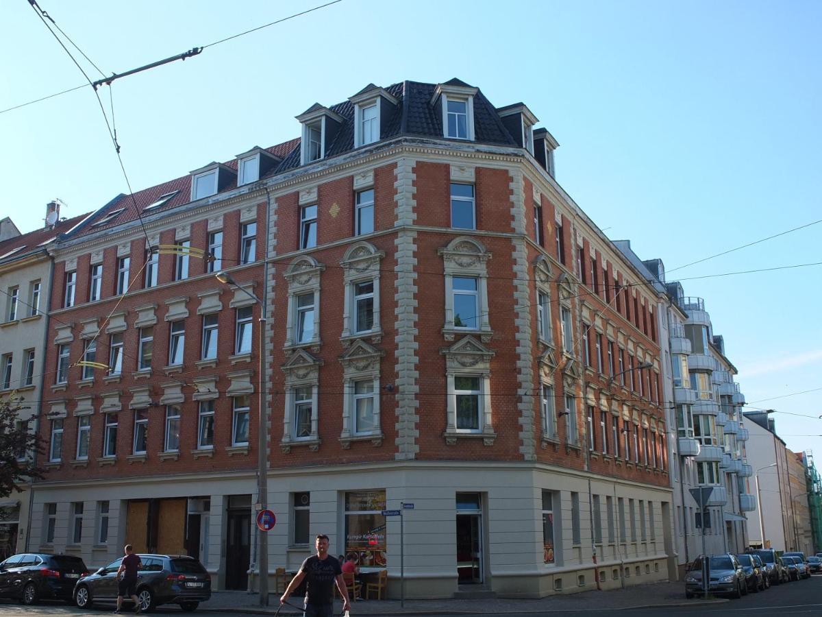 Flat In Neo Country Style Aus Gruenderzeit Bis 6 Person Apartment Leipzig Bagian luar foto
